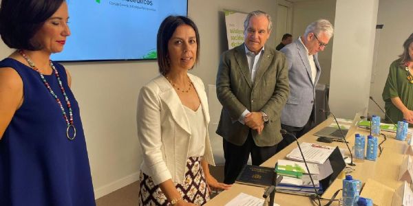 <div class='NoticiasTitulo hidden-xs'>EN PORTADA</div><a href='Noticia.asp?idNoticia=2467' class='CBPorcentaje'><div class='NoticiasTitular'>LA PRESIDENTA DEL COLEGIO DE FARMACETICOS DE CUENCA, DOA LUZ MOYA, TOMA POSESIN COMO CONSEJERA DEL PLENO DEL CONSEJO GENERAL</div><div class='NoticiasTexto hidden-xs'>En el Pleno del Consejo General celebrado el día 19 de julio de 2023, ha tenido lugar la designación de nuevos Consejeros, entre ellos, la presidenta del Colegio de Farmacéuticos de Cuenca, Doña Luz Moya Plaza, ha sido nombrada Consejera del Pleno del Consejo General de Colegios Farmacéuticos. 
 </div></span></a>